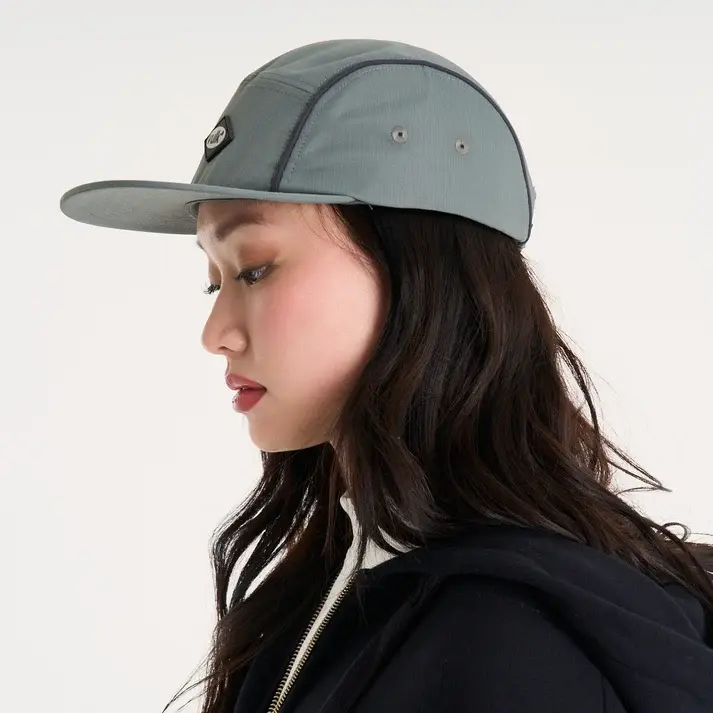 SHECKLERFLATCAP_5.webp
