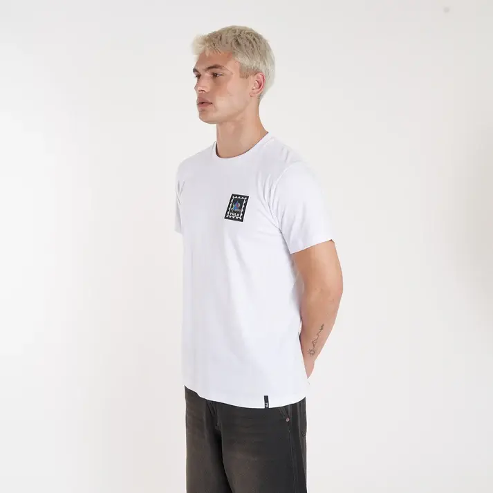00HVUA2610-TRAVELERTEE-WHITE_22.webp